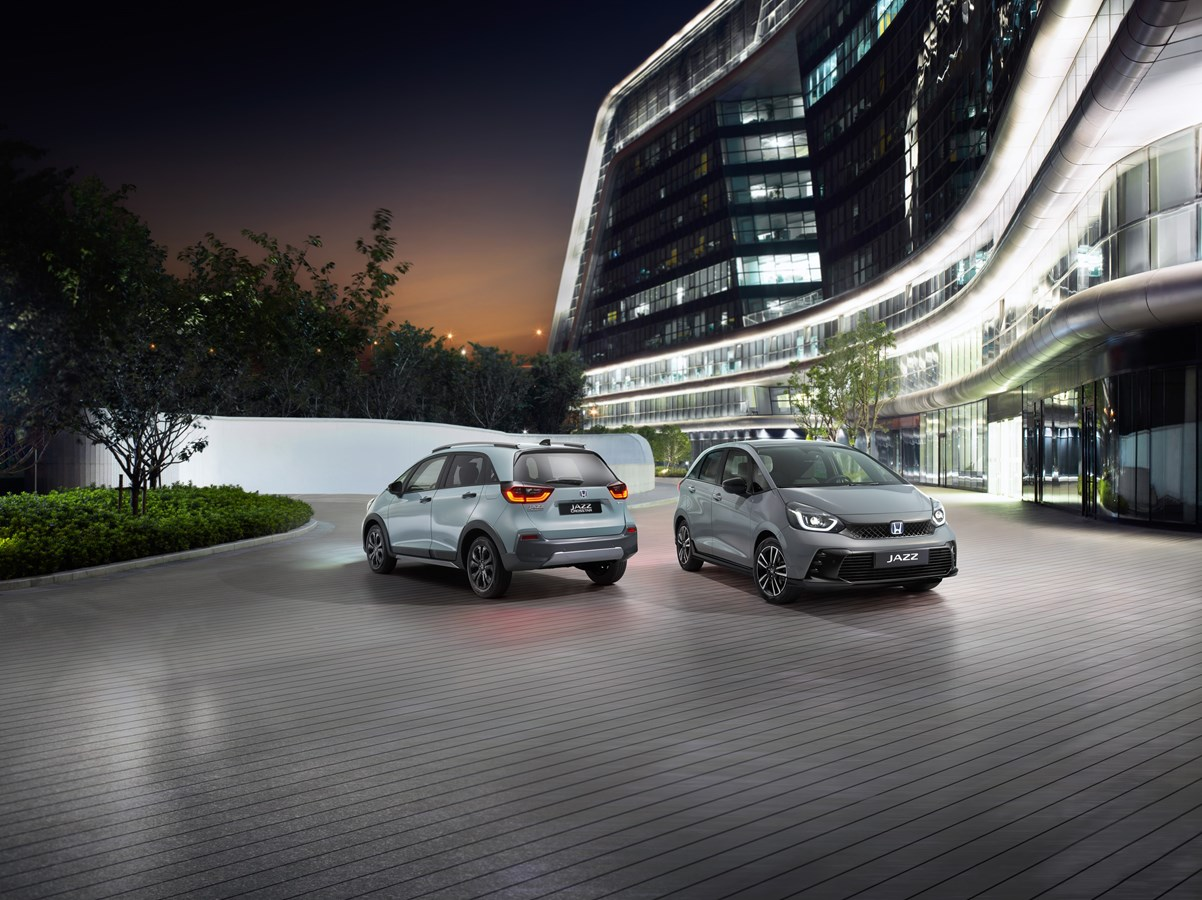 Honda Jazz mit optimiertem Hybridsystem und als Sportversion
