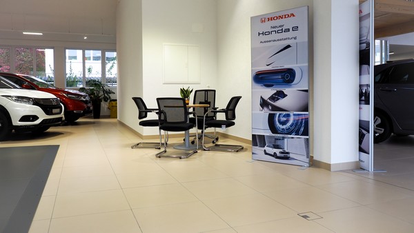 SHOWROOM2